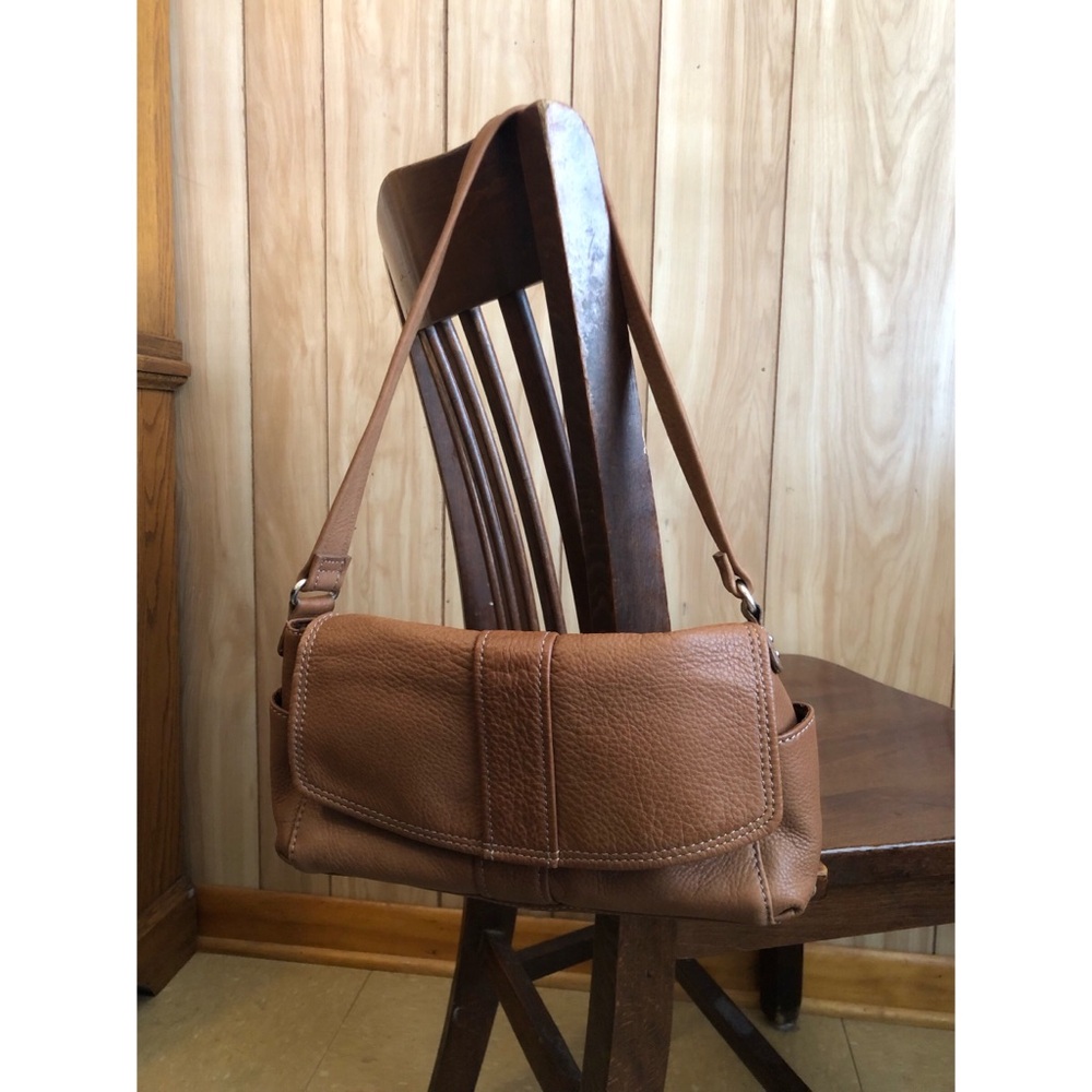 Vintage leather Fossil shoulder bag